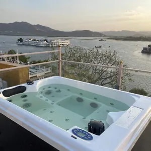 sheeshmahal-by-oladar-udaipur.udaipurhotels.org/